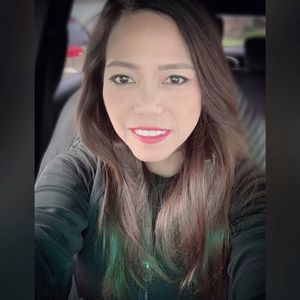 Meet your Posher, Lara